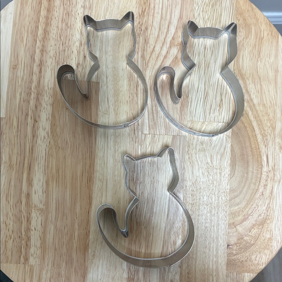 Set of 3 Cat-Shaped Cookie Cutters - Silver - Picture 2 of 2